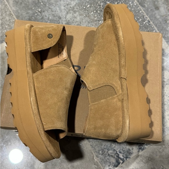 BearPaw Women's Tan Suede Wedges - Picture 3 of 8